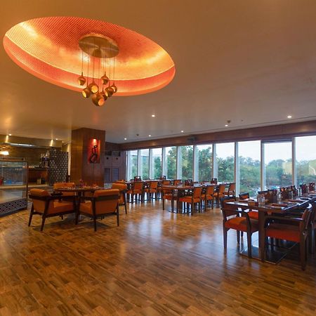 Hilton Garden Inn New Delhi/Saket Dış mekan fotoğraf