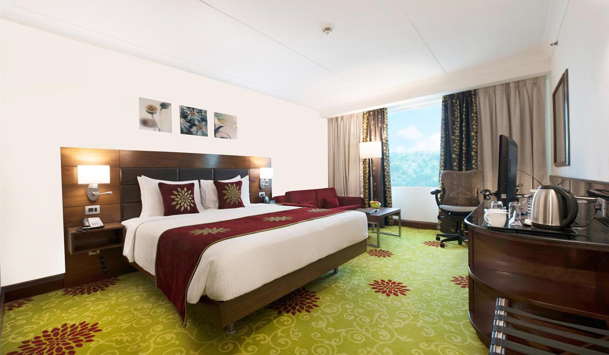 Hilton Garden Inn New Delhi/Saket Dış mekan fotoğraf