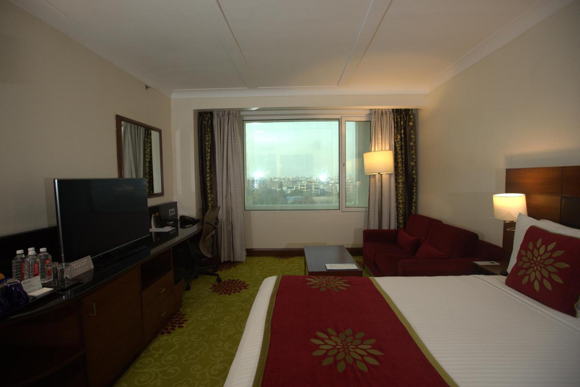Hilton Garden Inn New Delhi/Saket Dış mekan fotoğraf
