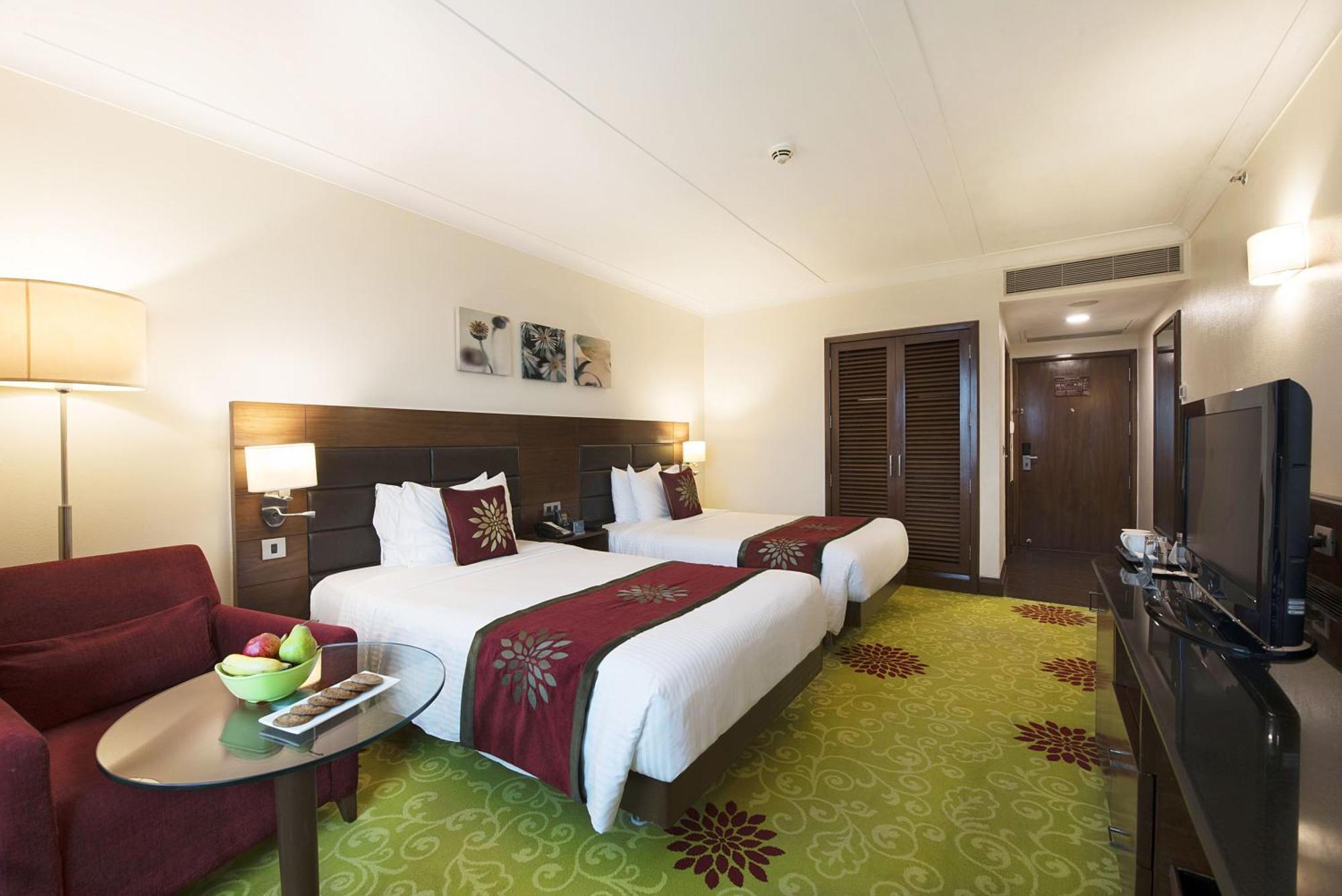 Hilton Garden Inn New Delhi/Saket Dış mekan fotoğraf