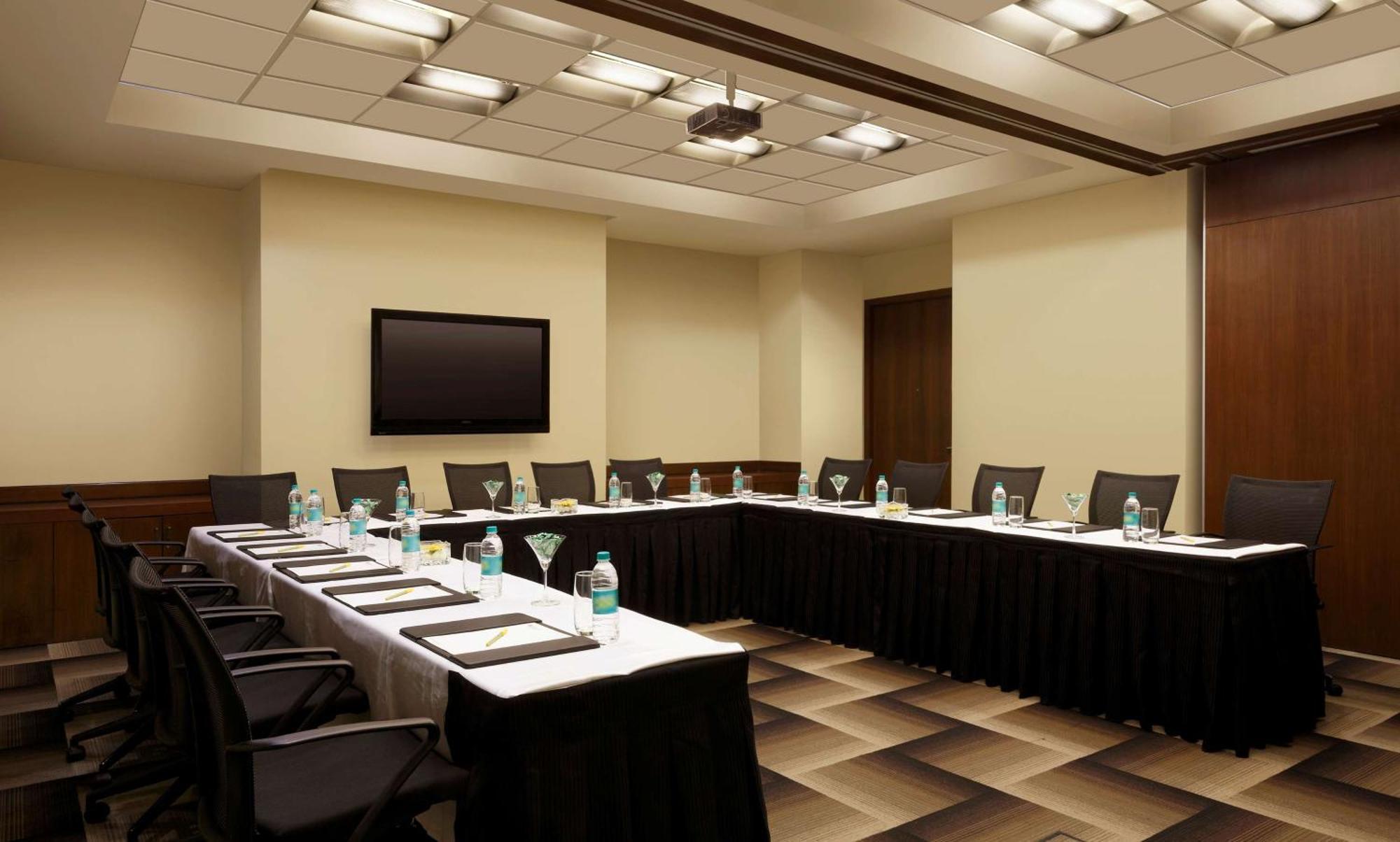 Hilton Garden Inn New Delhi/Saket Dış mekan fotoğraf