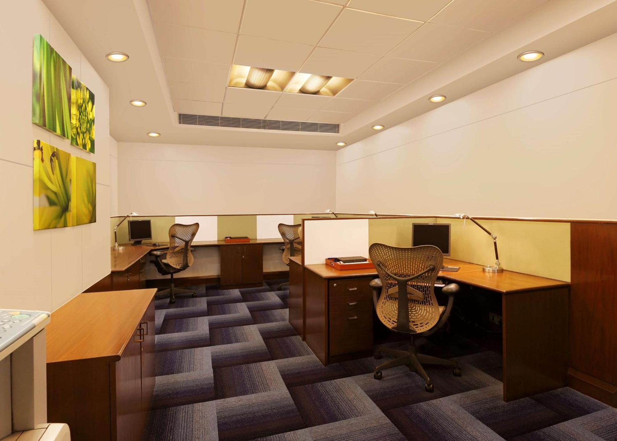 Hilton Garden Inn New Delhi/Saket Dış mekan fotoğraf