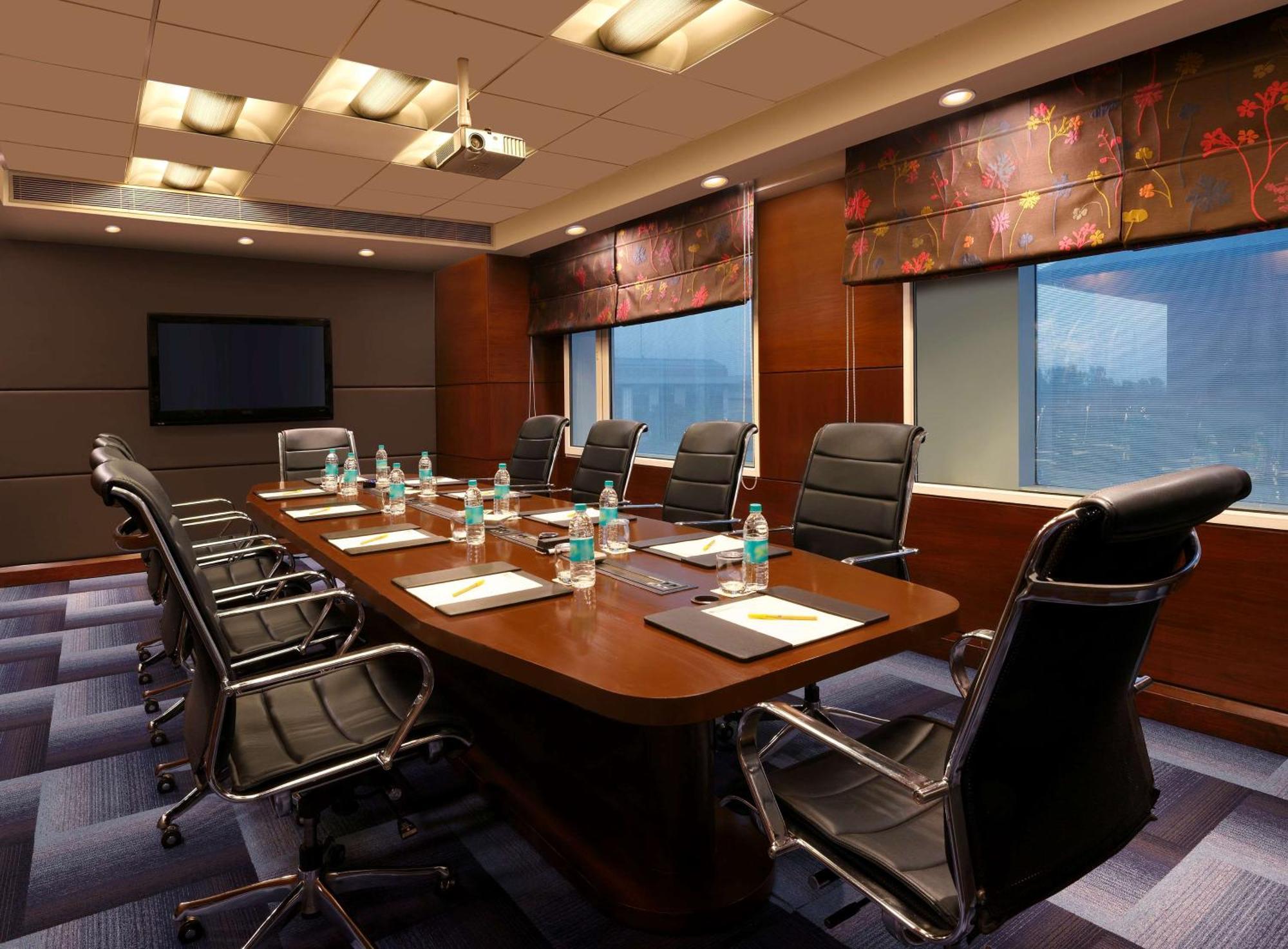 Hilton Garden Inn New Delhi/Saket Dış mekan fotoğraf