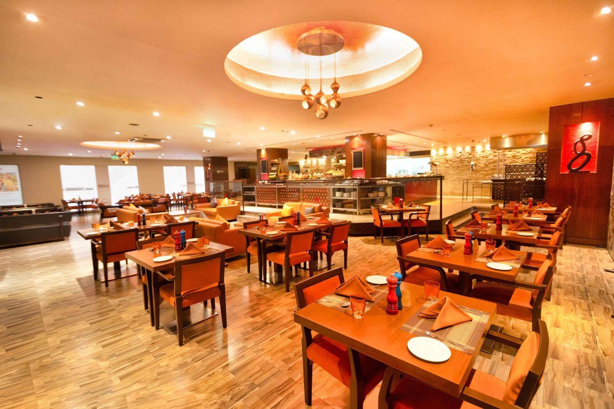 Hilton Garden Inn New Delhi/Saket Dış mekan fotoğraf